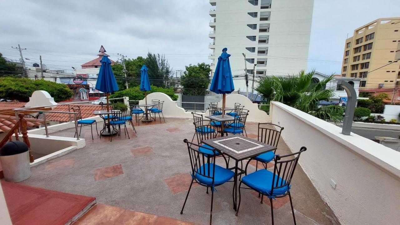 Hotel Voyager Manta Exterior photo